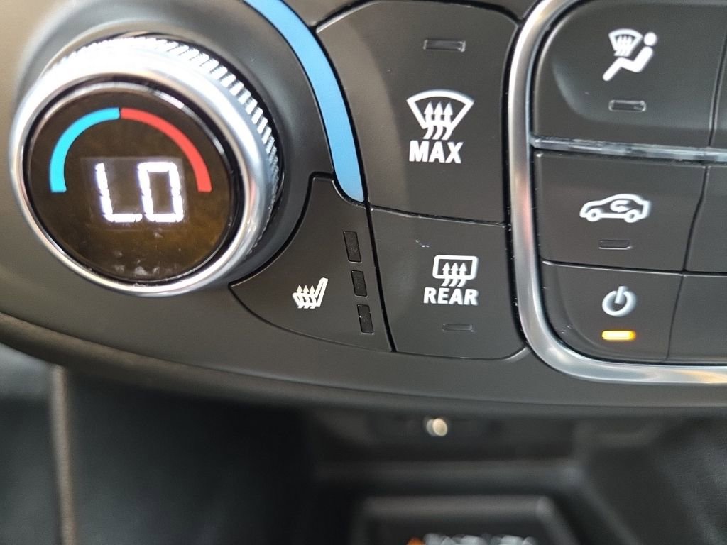Used 2023 Chevrolet Traverse LT FWD image 44