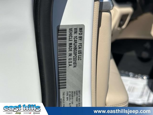 Used 2023 Jeep Grand Cherokee Limited AWD/4WD image 18