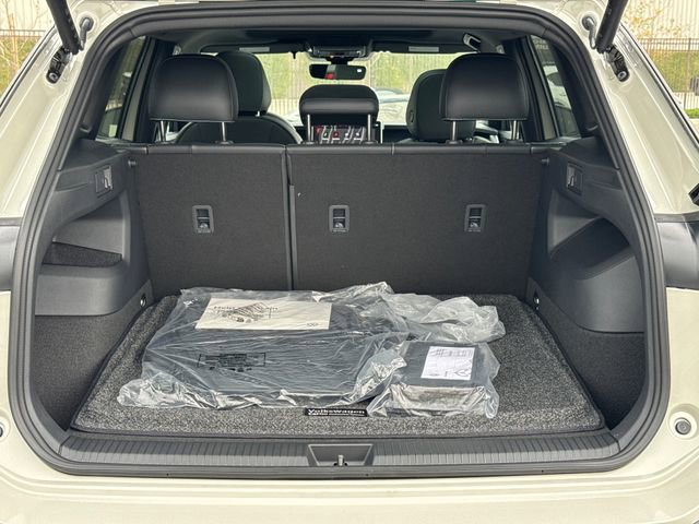 New 2026 Volkswagen Tiguan SE R-Line image 14