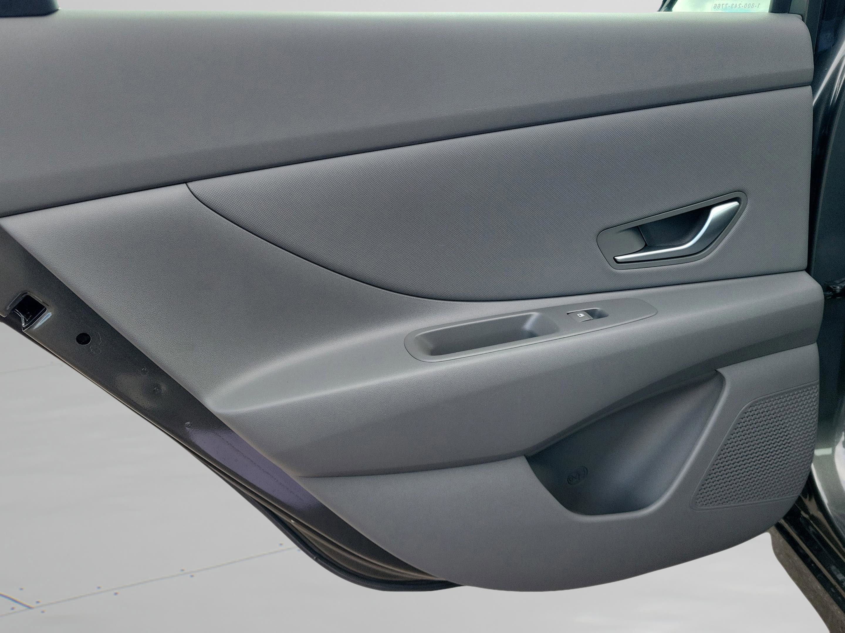 Certified 2025 Hyundai Elantra Sport image 9