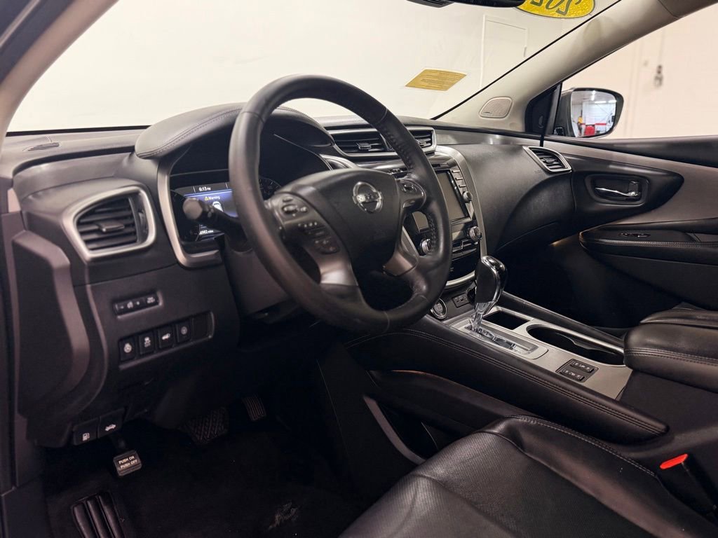 Used 2020 Nissan Murano SL w/ Moonroof Package AWD/4WD image 12