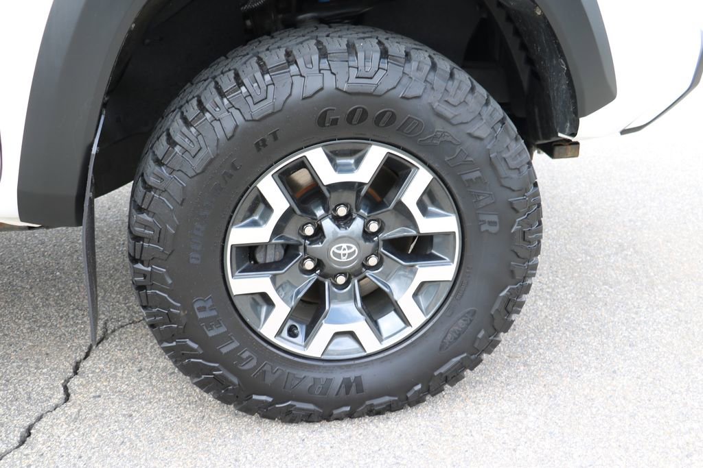 Used 2023 Toyota Tacoma TRD Off-Road AWD/4WD image 31