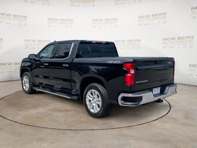 Used 2025 Chevrolet Silverado 1500 LTZ AWD/4WD image 3
