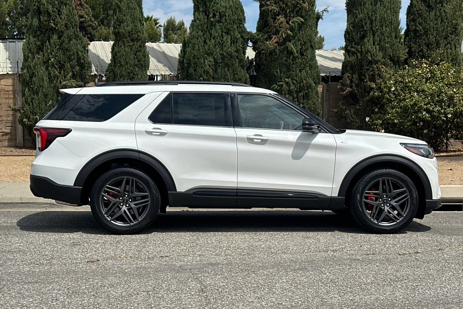 New 2026 Ford Explorer ST-Line w/ ST-Line Street Pack RWD image 3