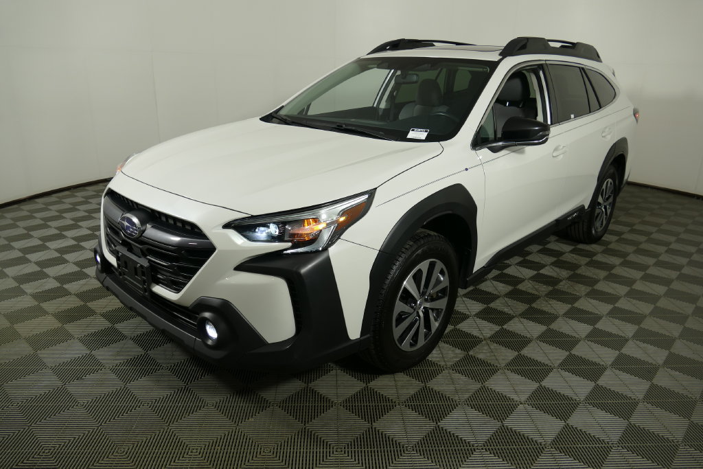 Used 2024 Subaru Outback Premium AWD/4WD image 7