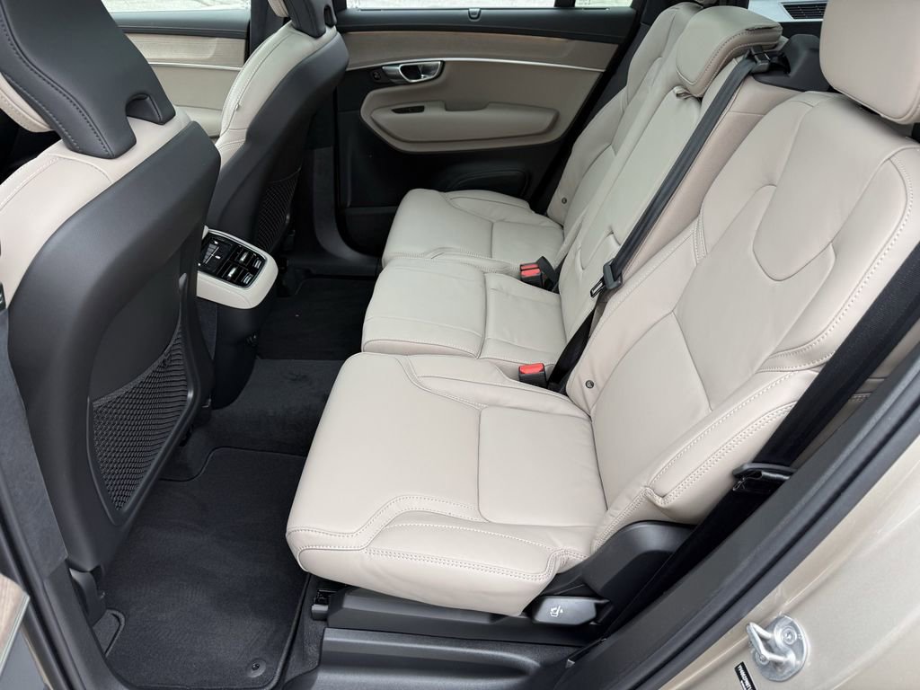 New 2026 Volvo XC90 B6 Ultra w/ Lounge Package image 10