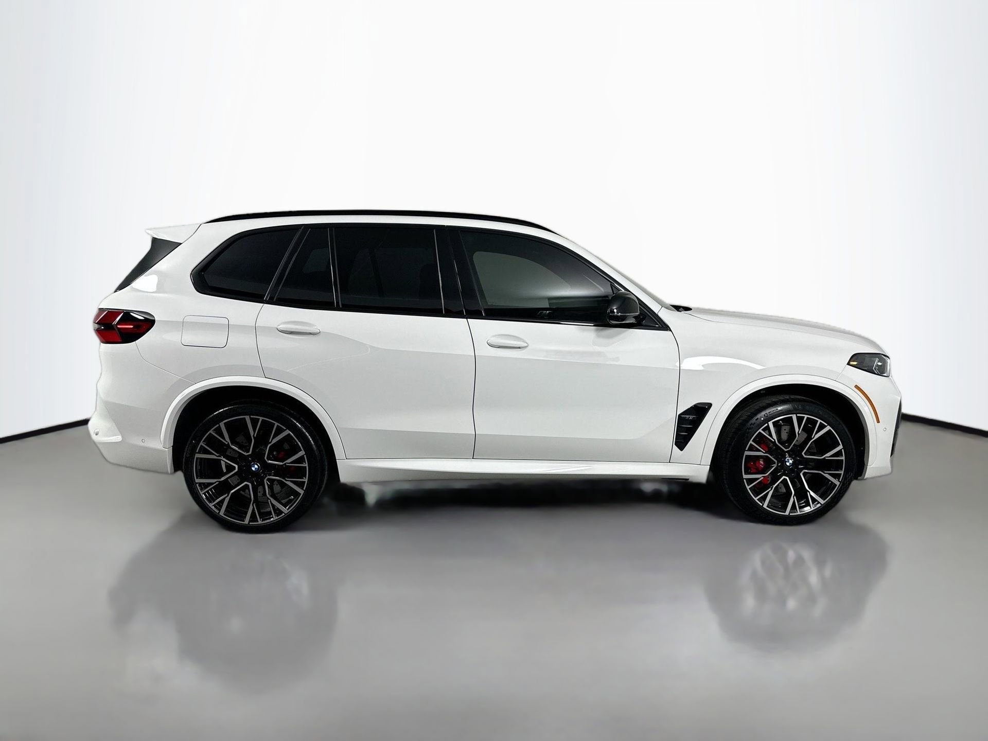 New 2025 BMW X5 M Competition w/ Executive Package image 4