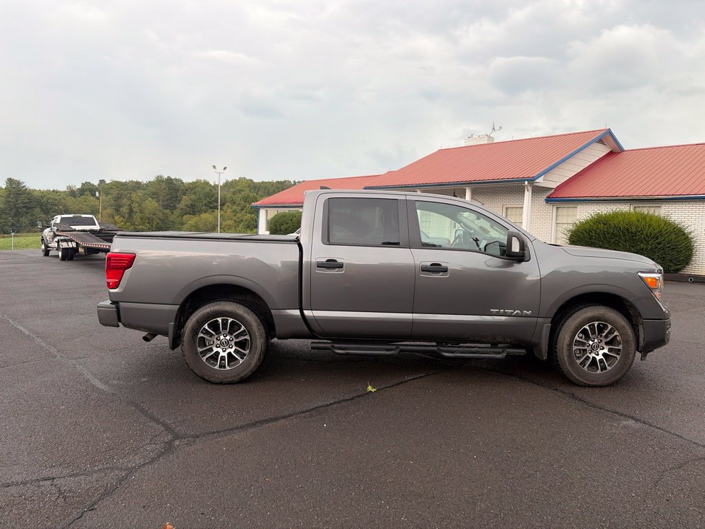 Used 2024 Nissan Titan SV w/ SV Convenience Package AWD/4WD image 10
