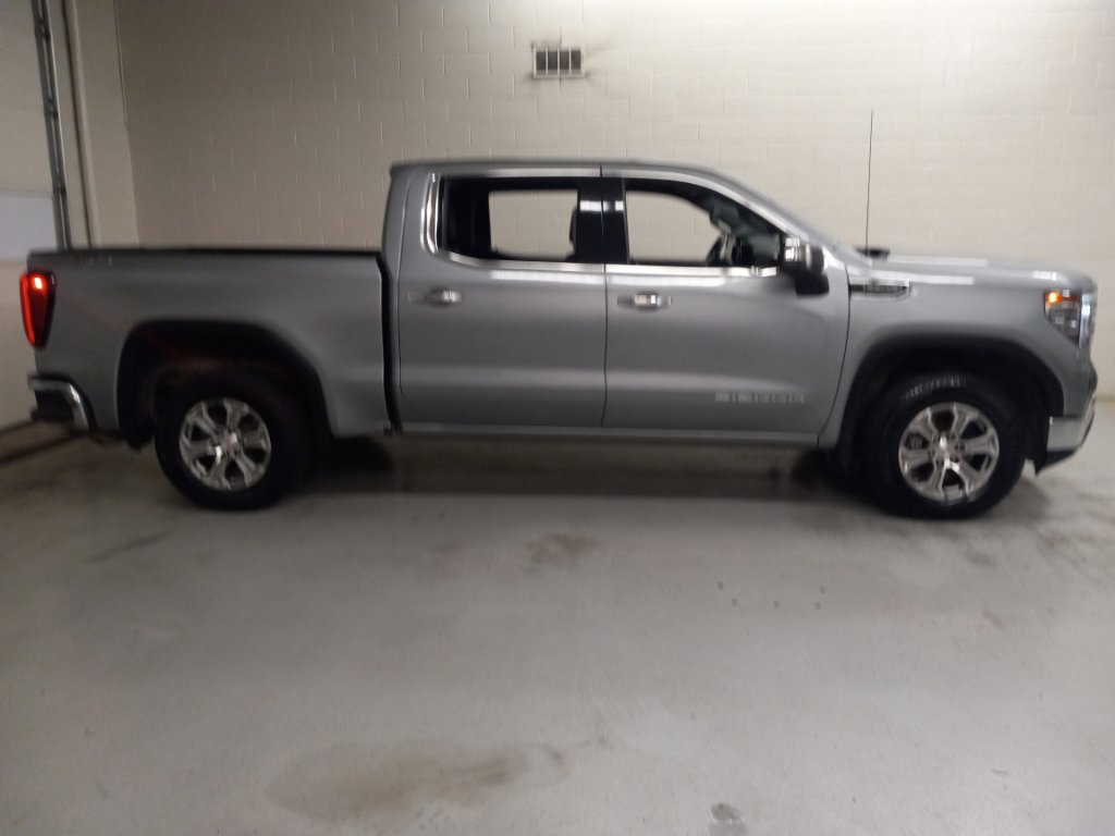 Used 2025 GMC Sierra 1500 SLT image 2