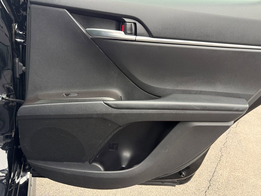 Used 2024 Toyota Camry SE image 20
