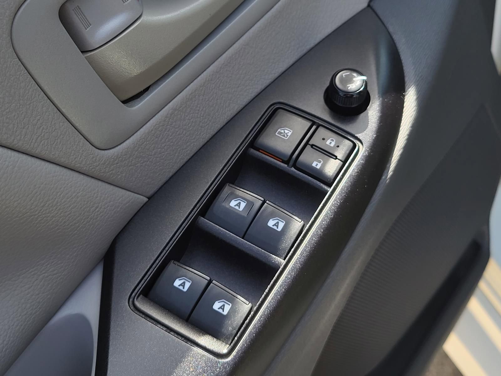 Used 2020 Toyota Sienna L image 16