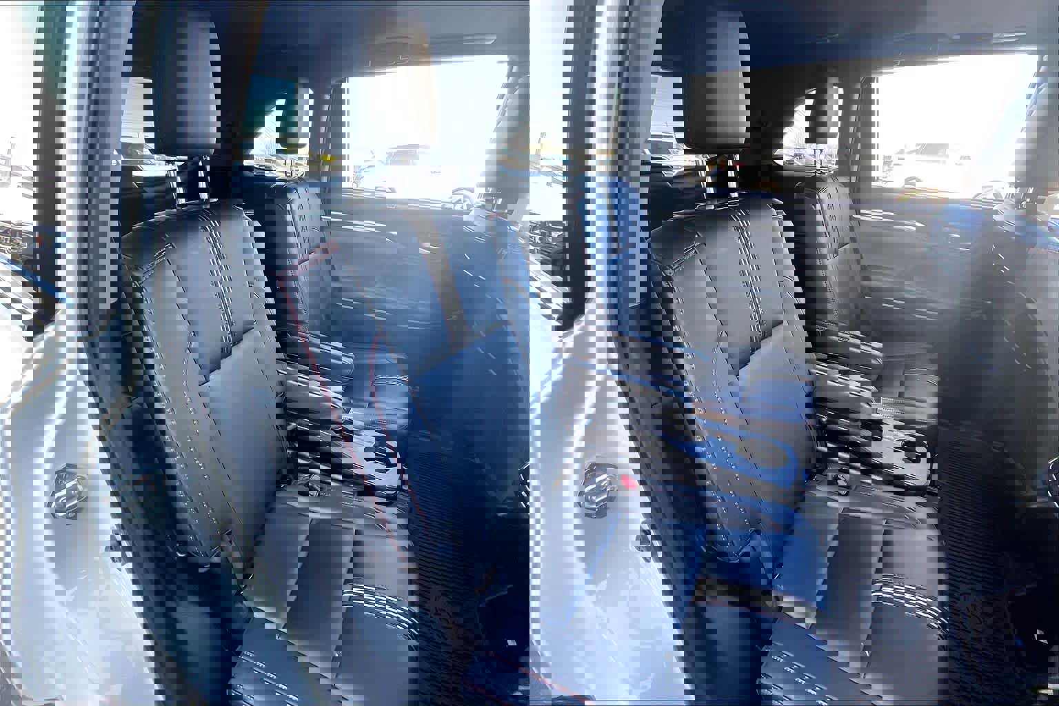 Used 2019 Toyota Highlander SE image 29