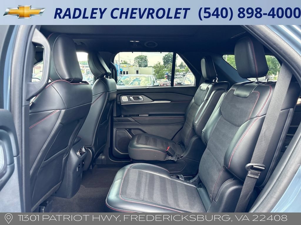 Used 2025 Ford Explorer ST AWD/4WD image 12