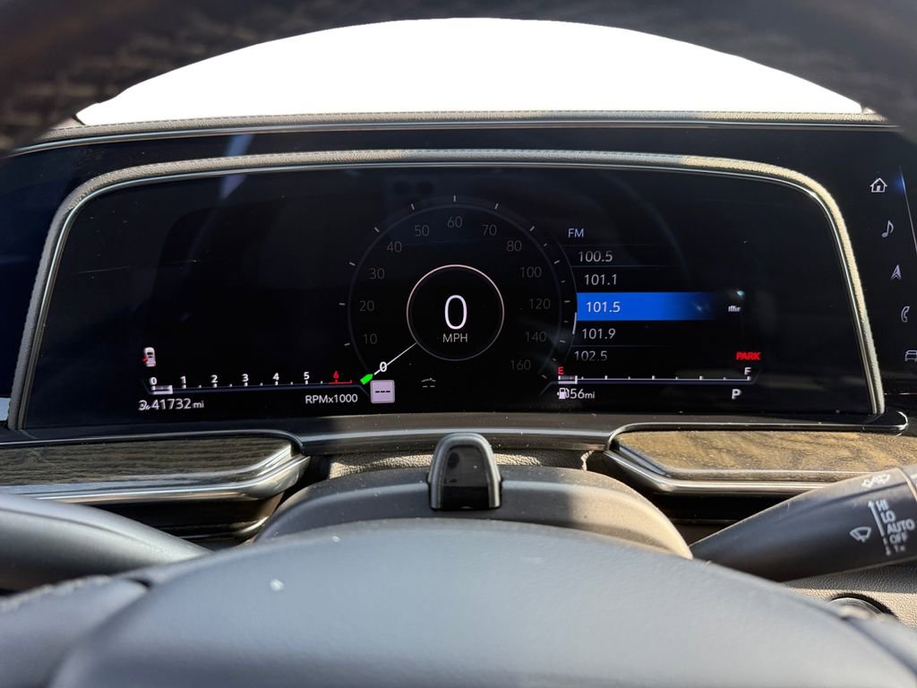 Certified 2024 Cadillac Escalade Premium Luxury image 14