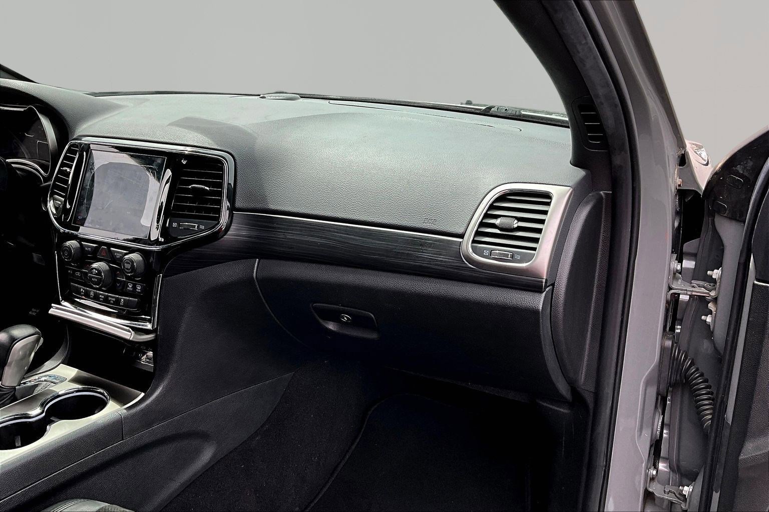 Used 2019 Jeep Grand Cherokee Altitude AWD/4WD image 26
