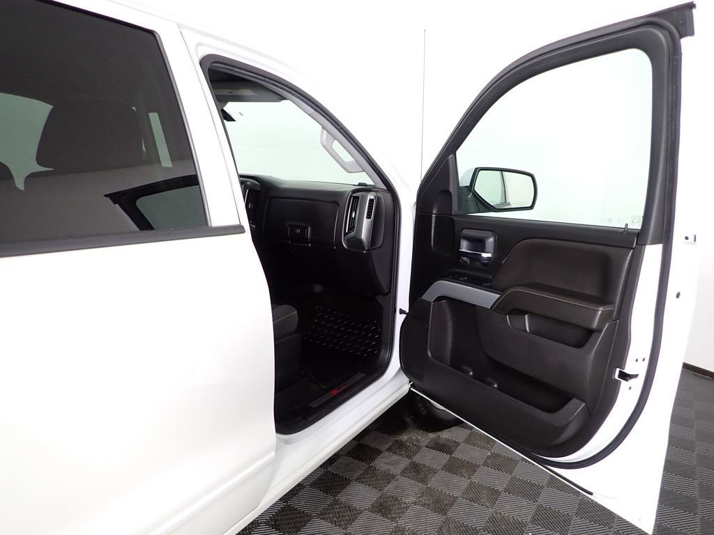 Used 2018 Chevrolet Silverado 1500 LT w/ All Star Edition image 28