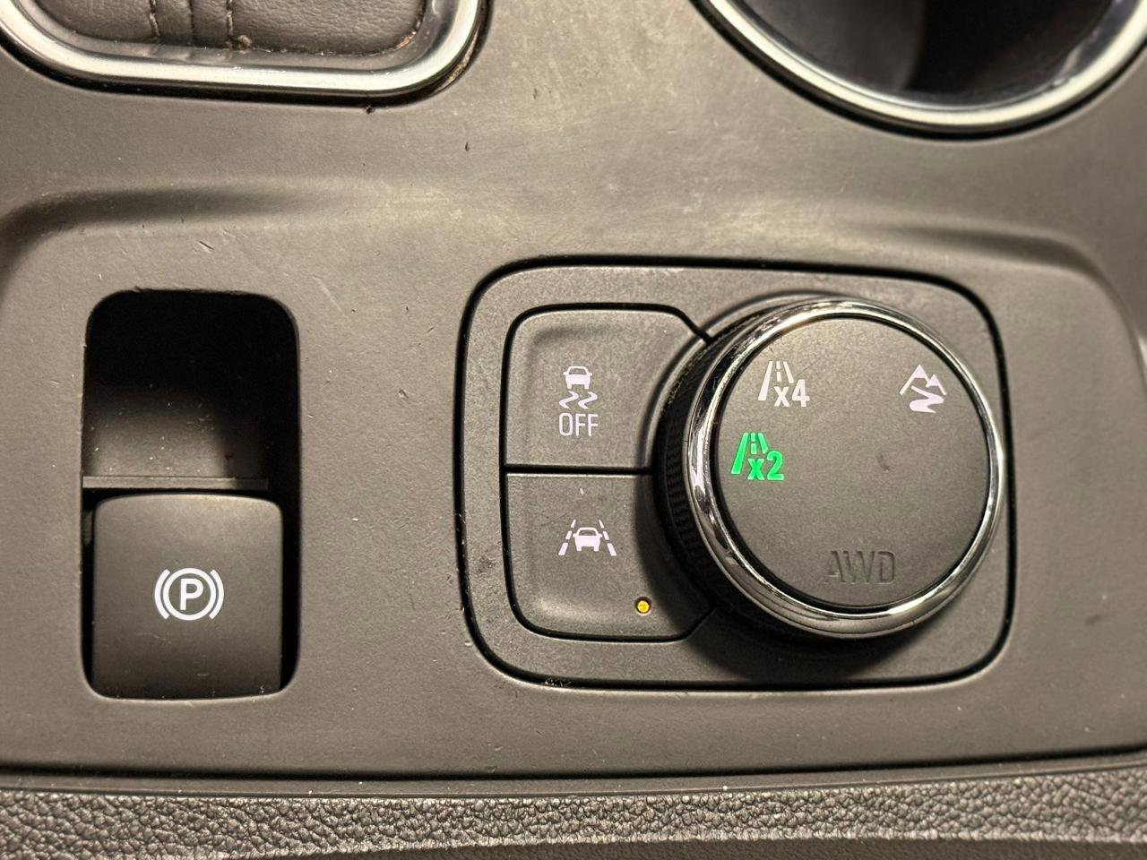 Used 2020 Chevrolet Traverse LT w/ Driver Confidence II Package image 39