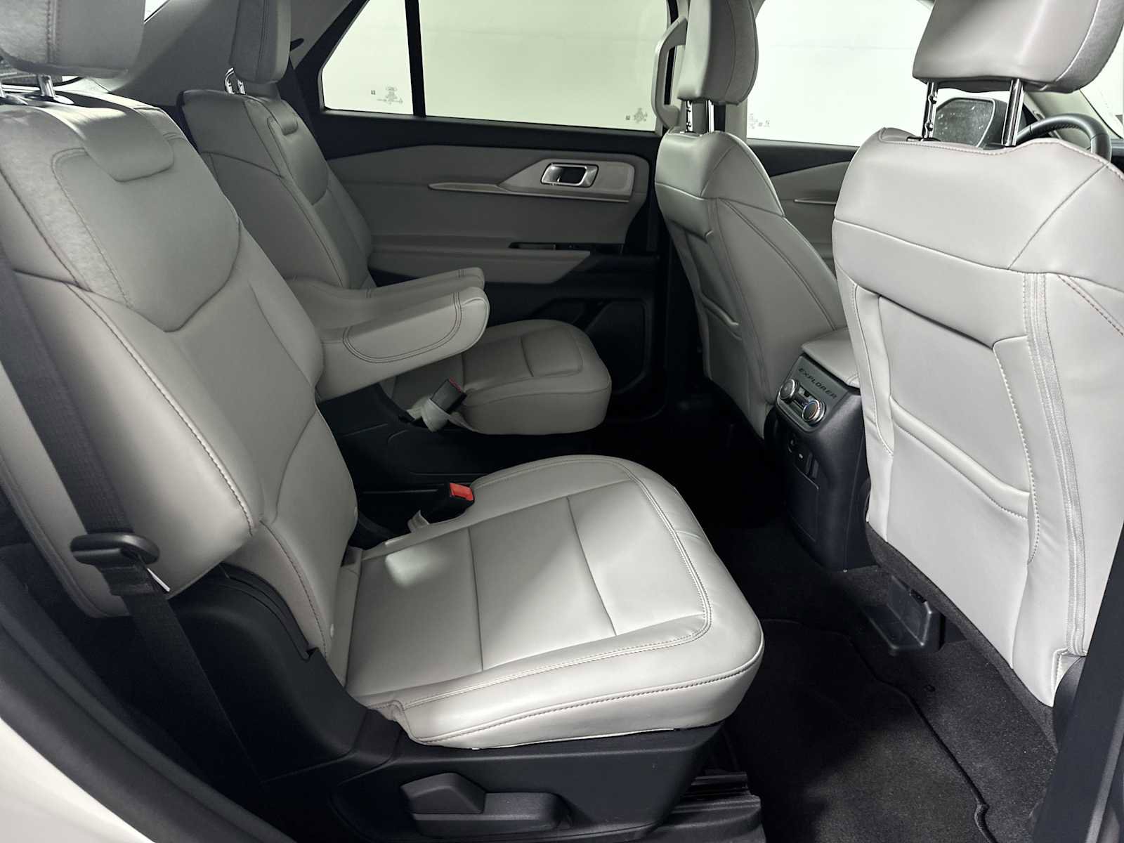 New 2025 Ford Explorer Active w/ Active Comfort Package image 13