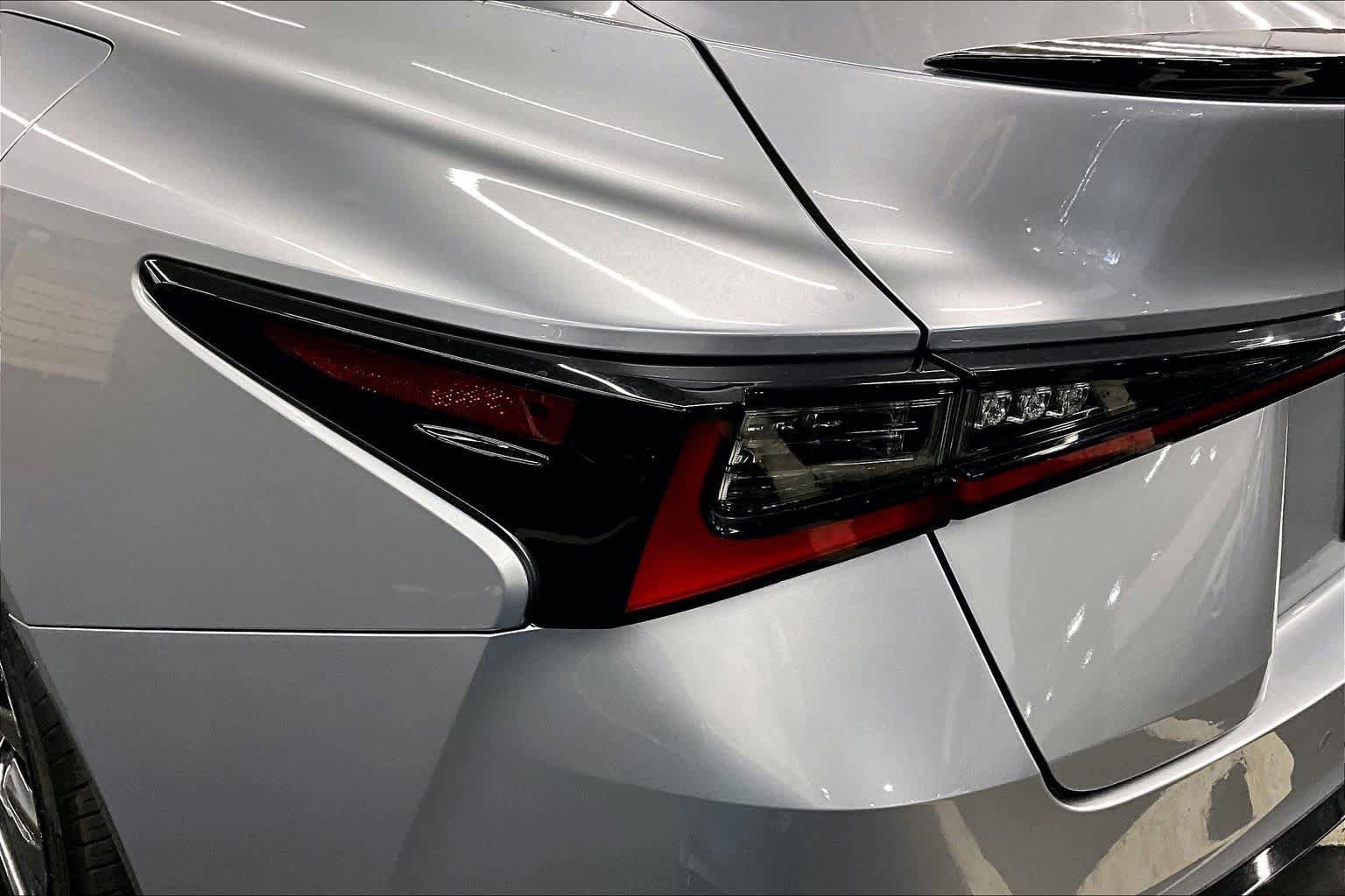 Used 2023 Lexus IS 350 F Sport RWD image 28