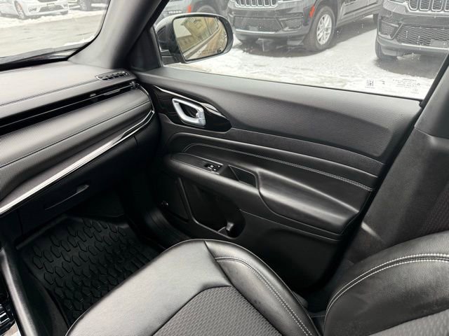 Certified 2023 Jeep Compass Altitude w/ Sun and Sound Group image 36