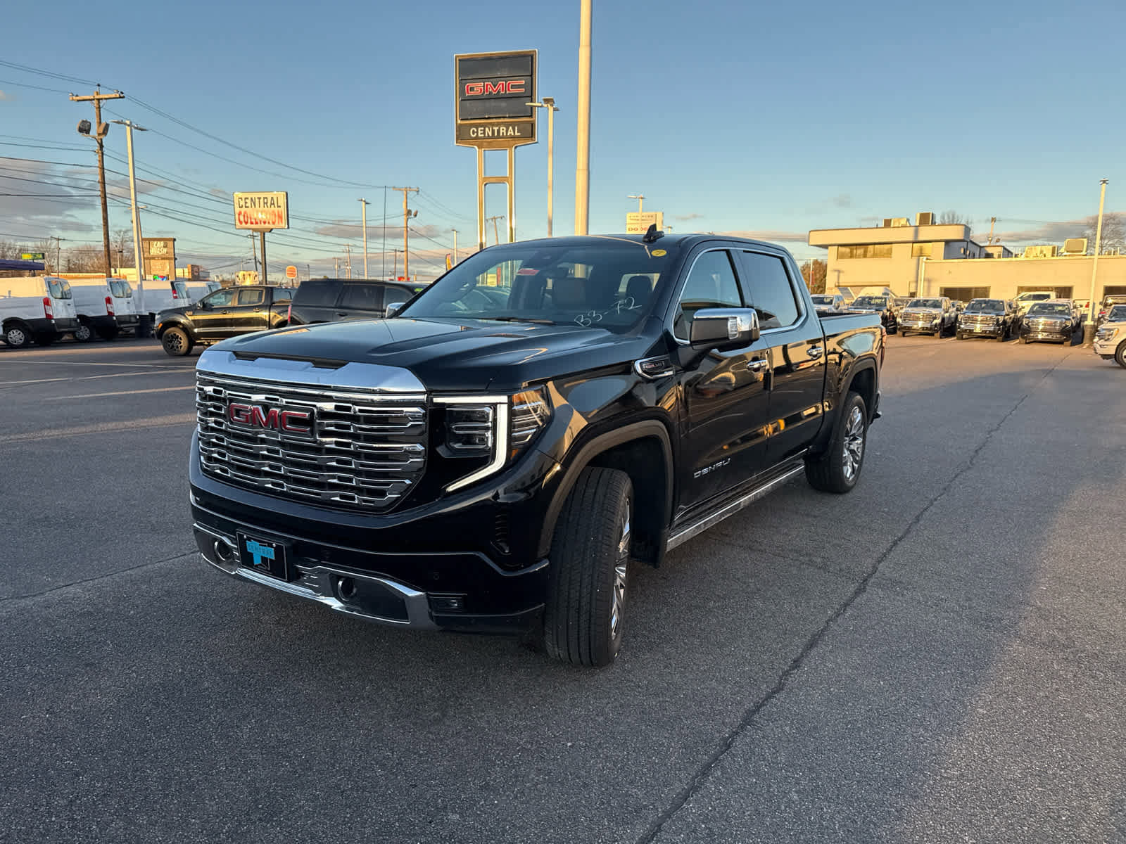 New 2026 GMC Sierra 1500 Denali w/ Denali Reserve Package image 3