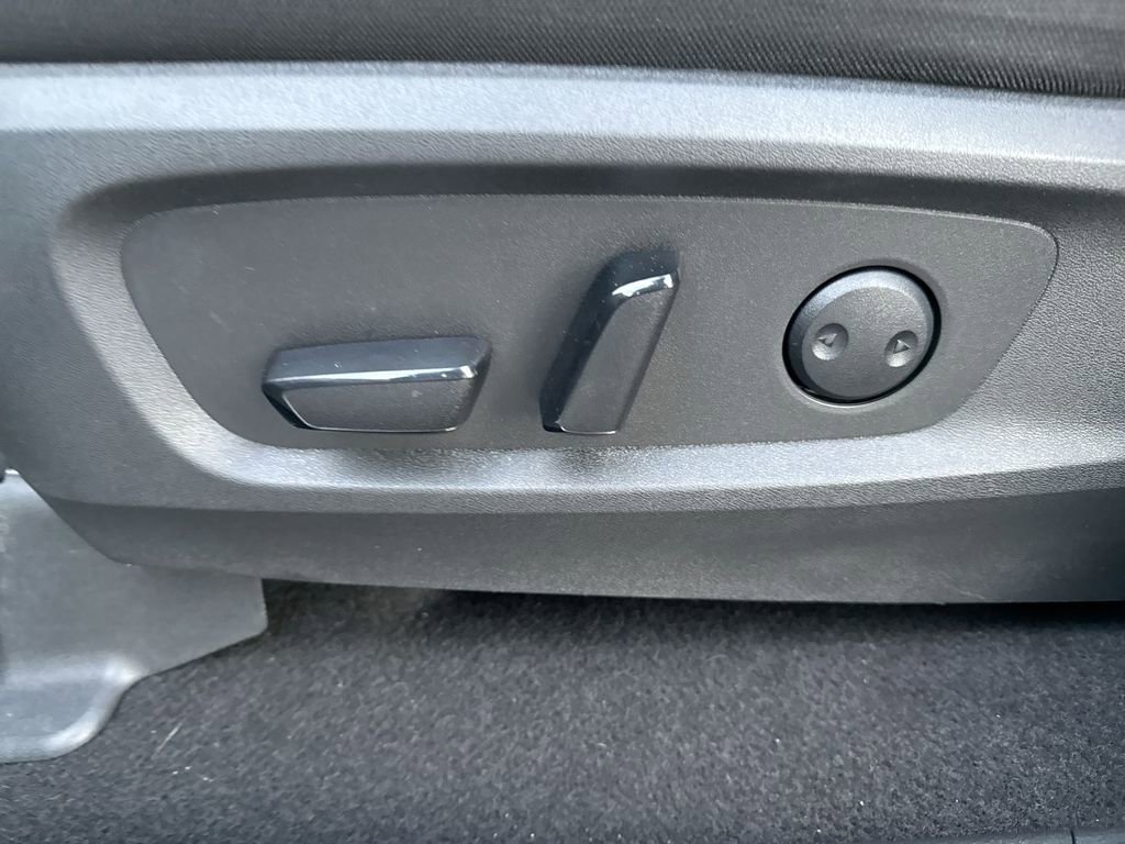 Used 2023 Nissan Pathfinder SV image 14