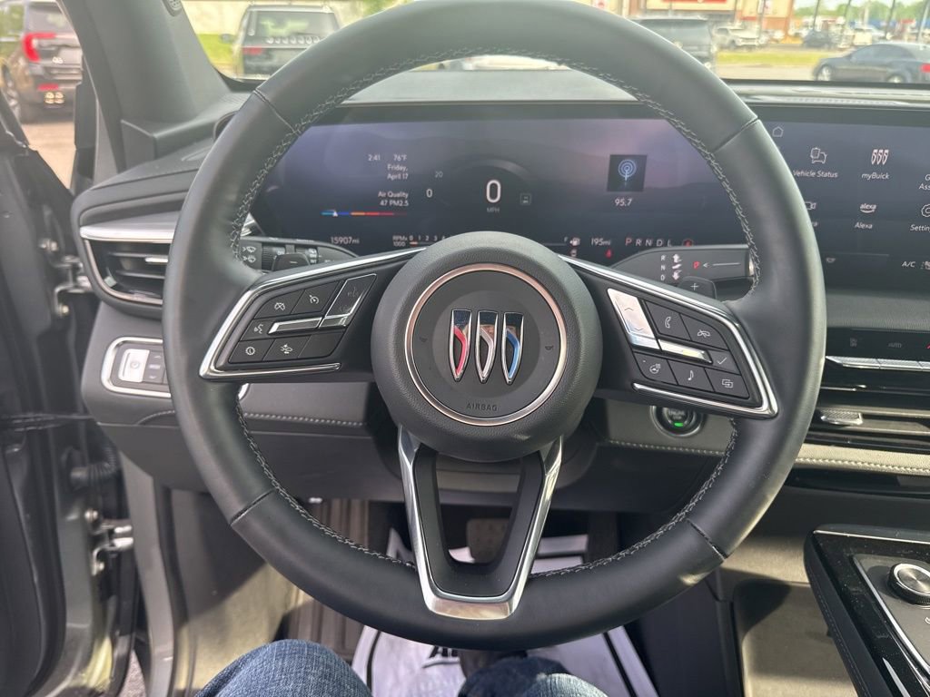 Used 2025 Buick Enclave Preferred image 19