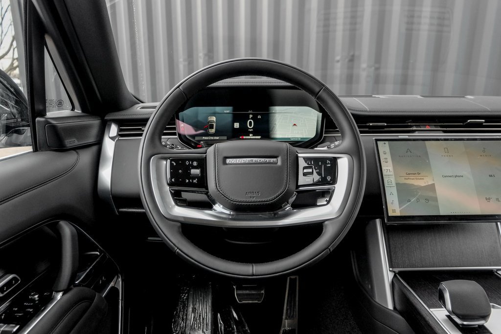 New 2025 Land Rover Range Rover SE image 18