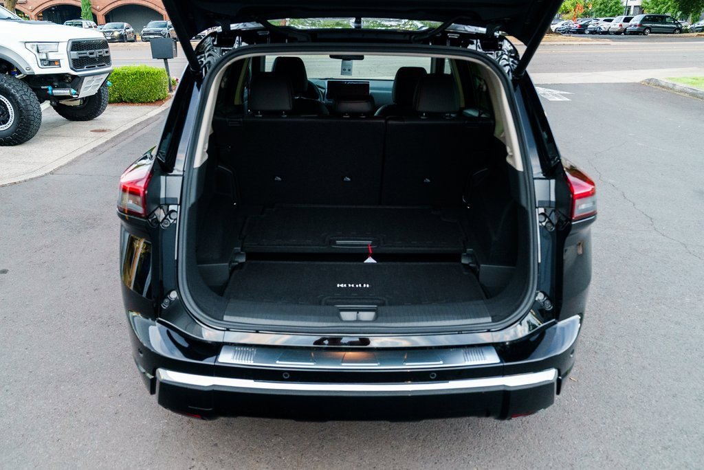 New 2026 Nissan Rogue Platinum image 8