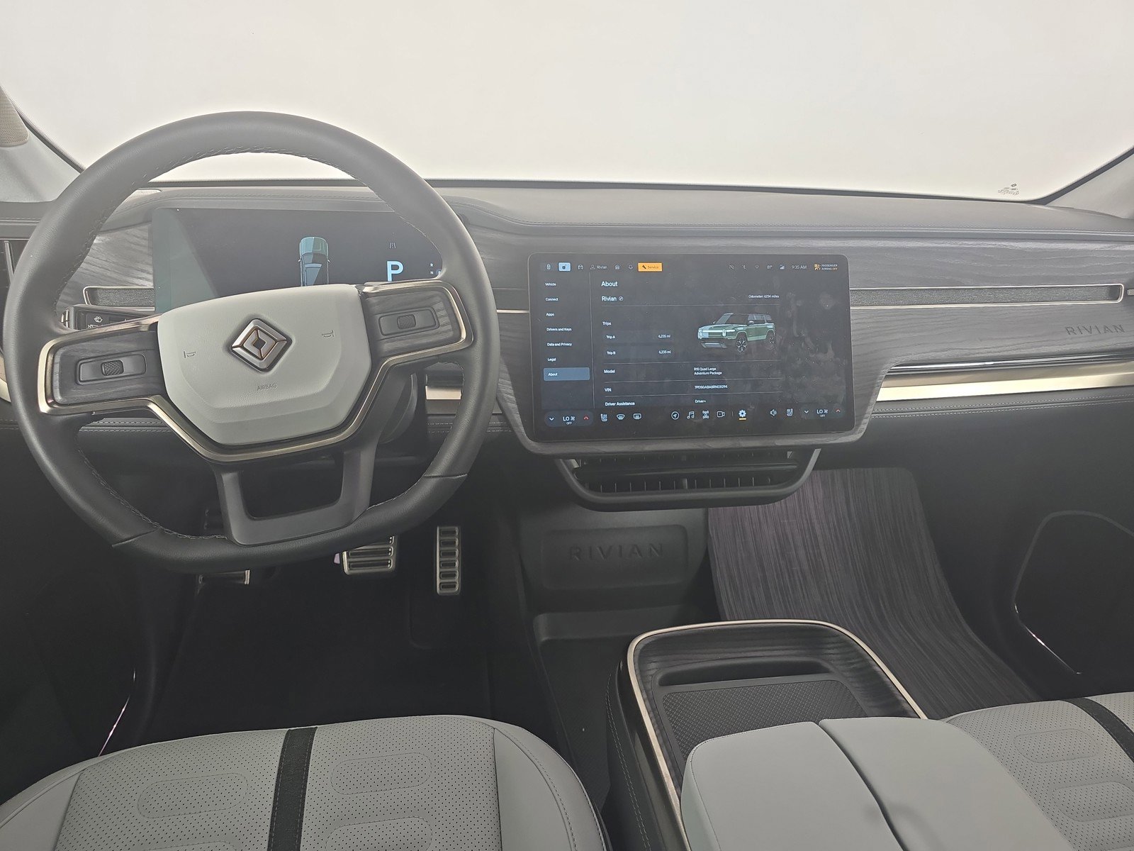 Used 2024 Rivian R1S Adventure image 27