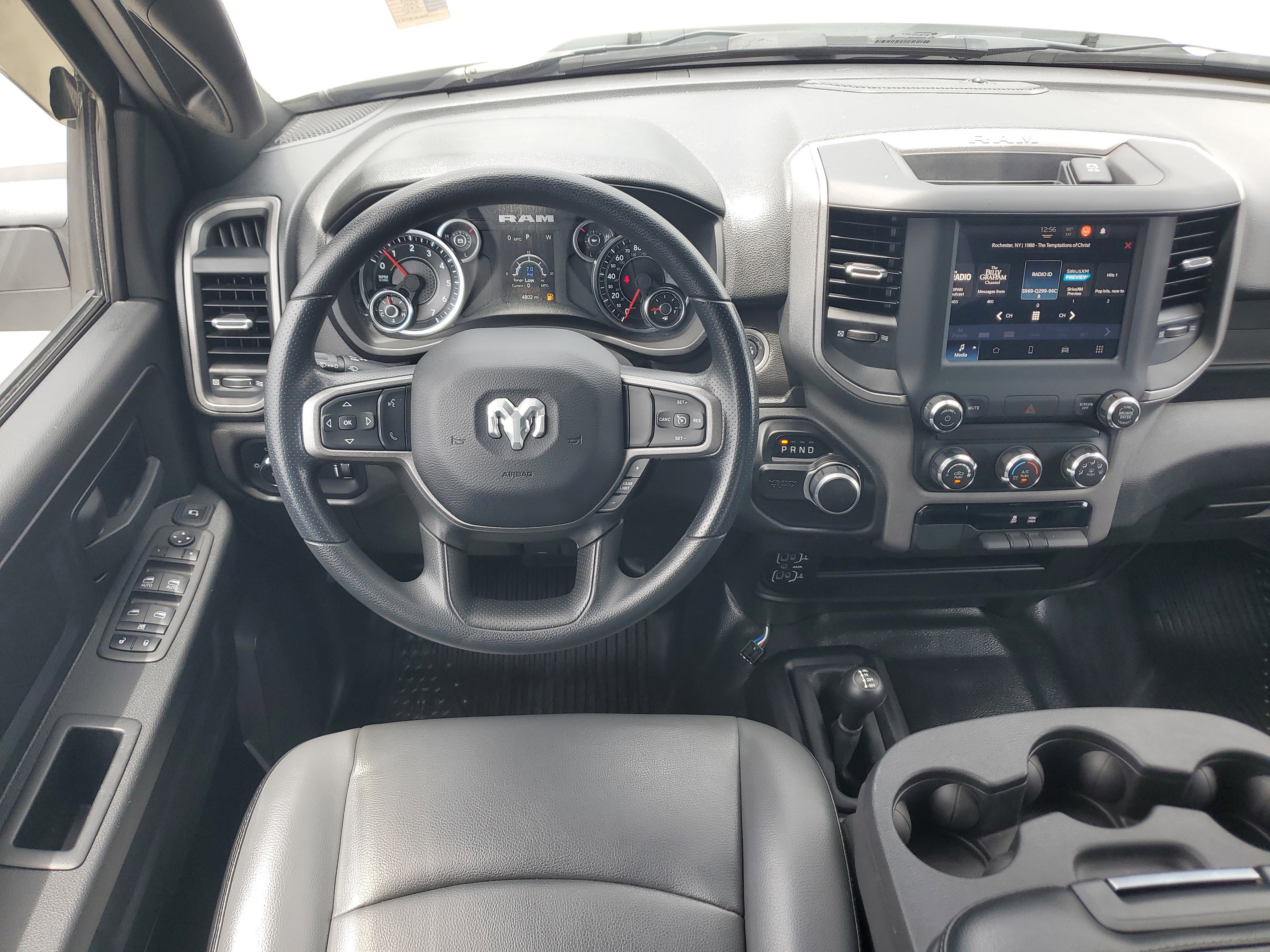 Used 2024 RAM 2500 Tradesman w/ Chrome Appearance Group image 17