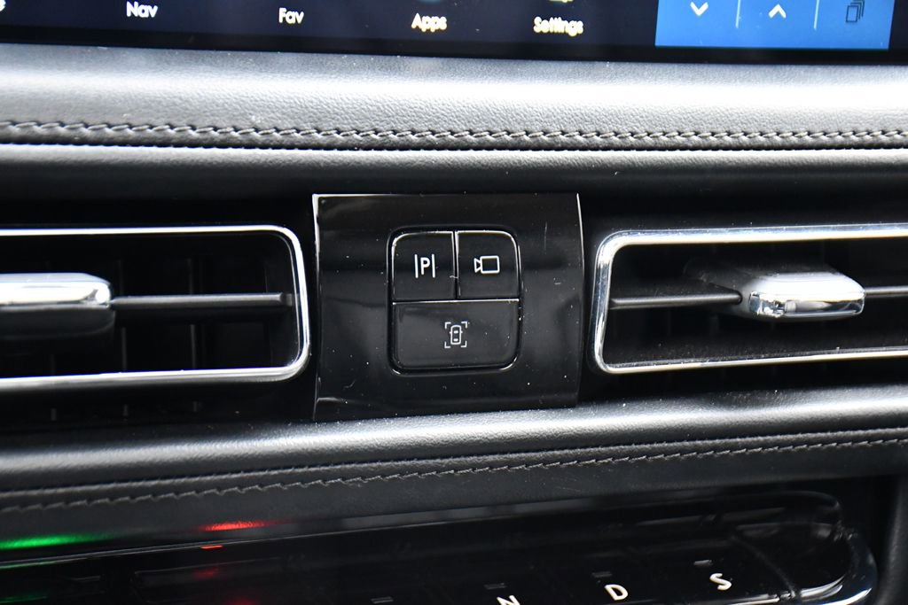 Used 2023 Lincoln Nautilus Reserve image 30