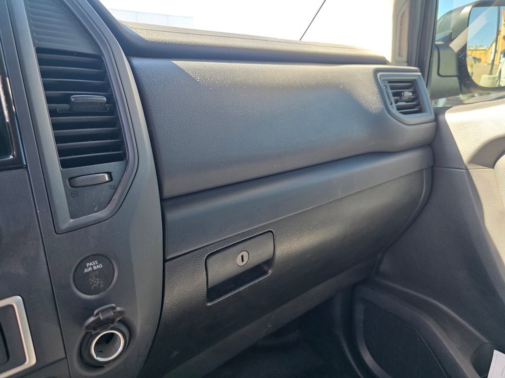 Used 2022 Nissan Titan S image 12