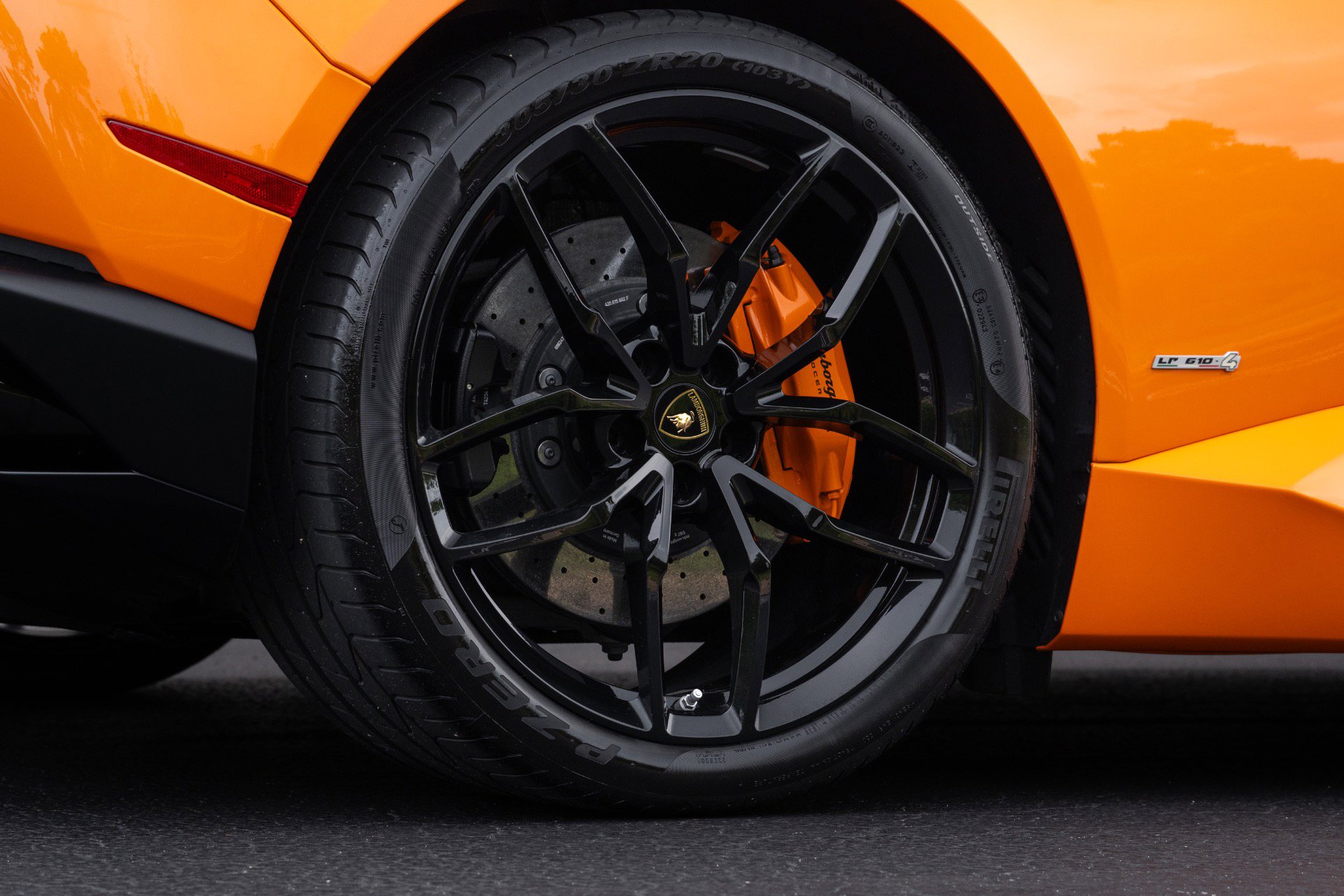 Used 2016 Lamborghini Huracan LP 610-4 AWD/4WD image 16