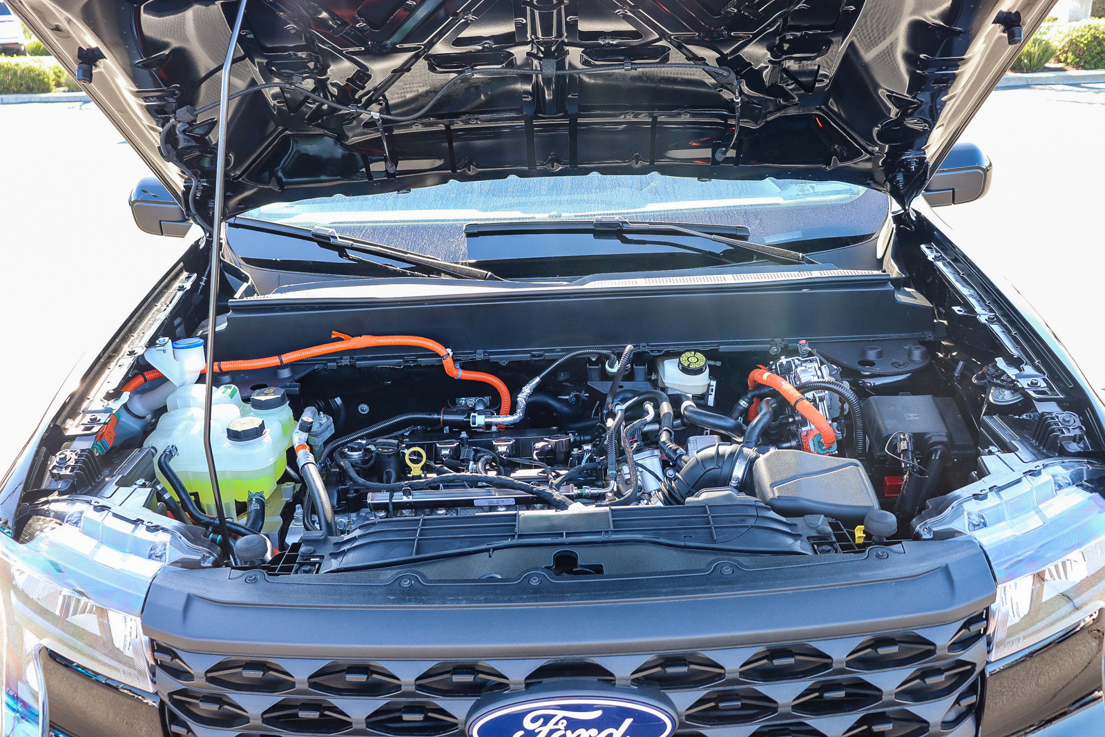 New 2026 Ford Maverick XLT w/ XLT Luxury Package FWD image 29