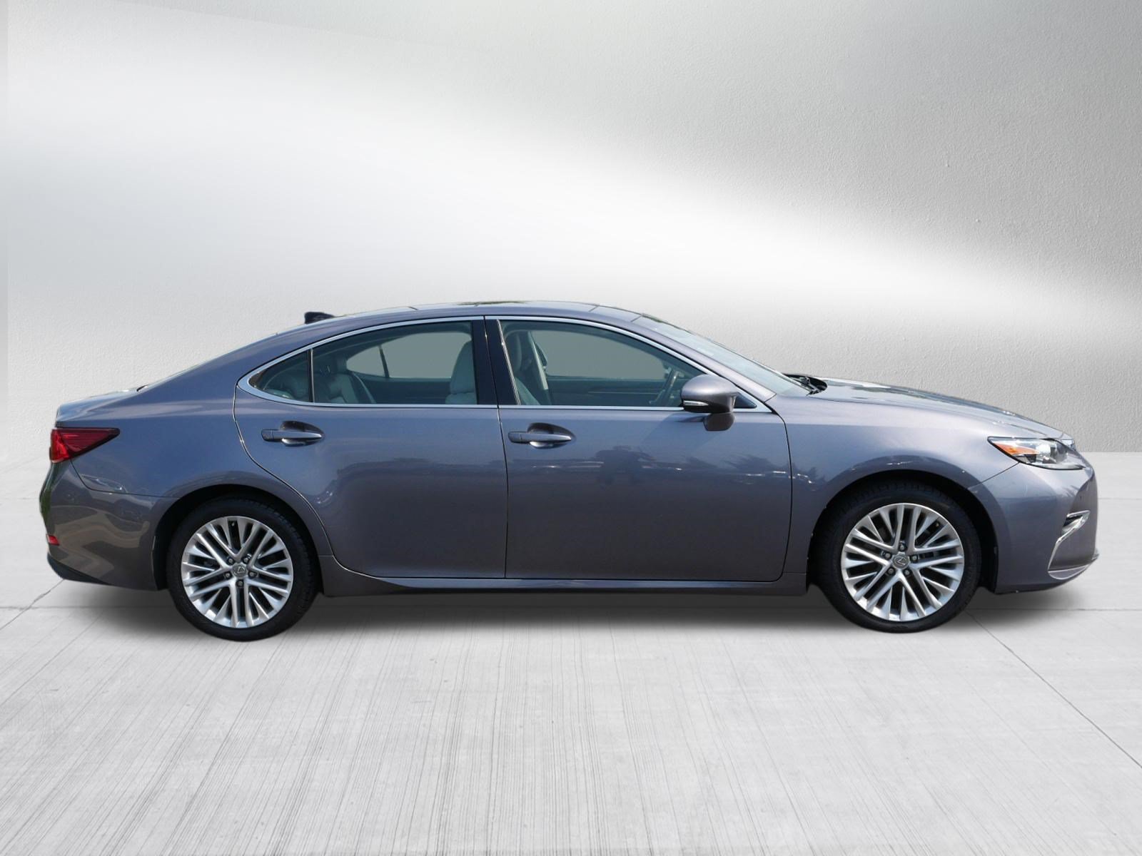 Used 2016 Lexus ES 350 w/ Luxury Package w/Wood Trim FWD image 8