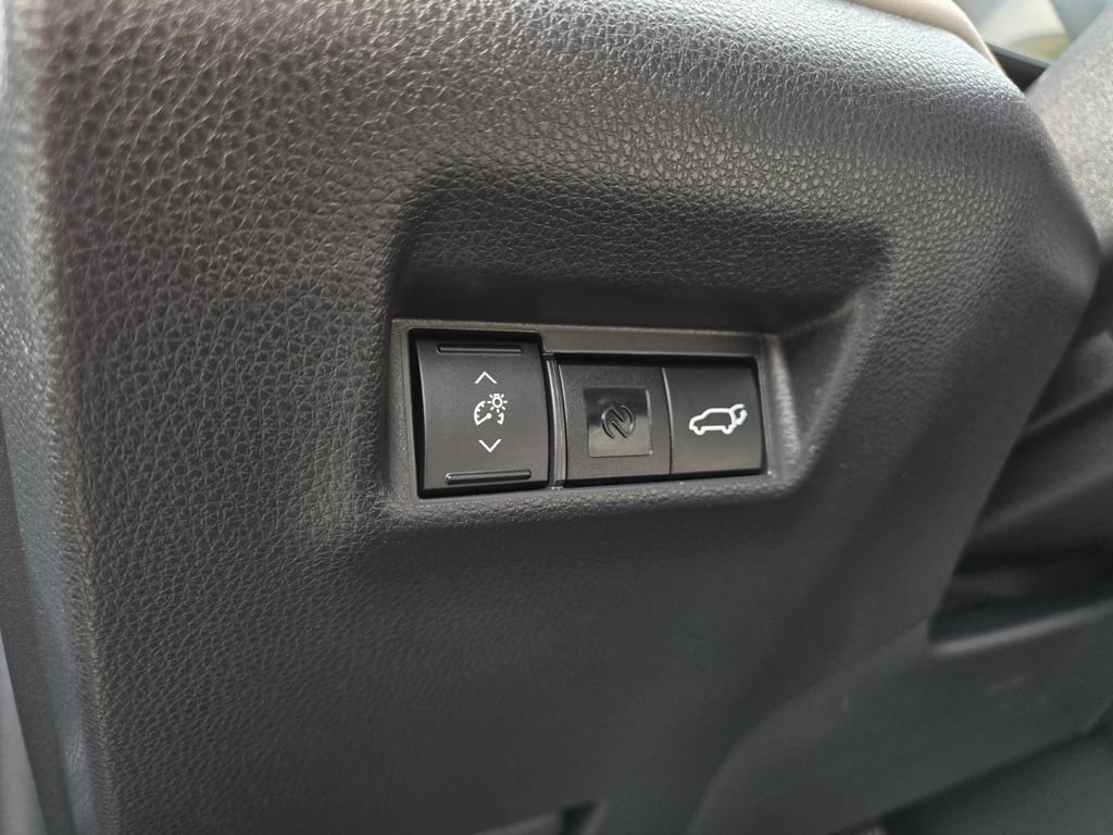 Used 2026 Toyota RAV4 Limited AWD/4WD image 18