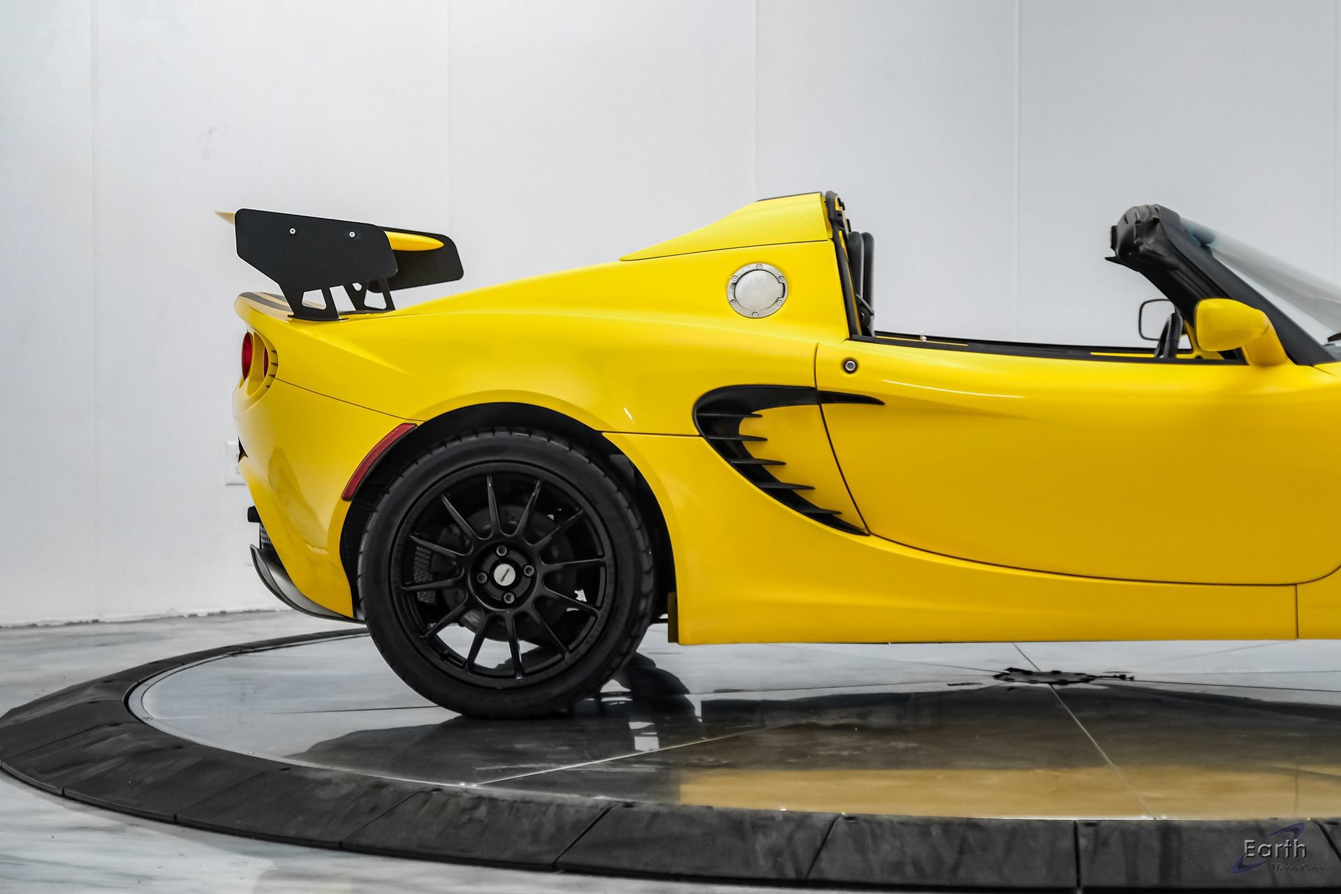 Used 2005 Lotus Elise RWD image 24