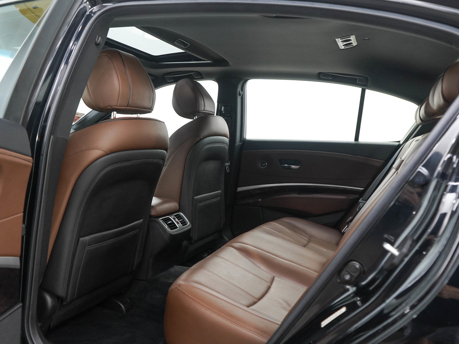 Used 2020 Acura RLX w/ Technology Package FWD image 16