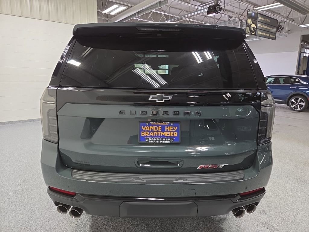 New 2026 Chevrolet Suburban RST image 6
