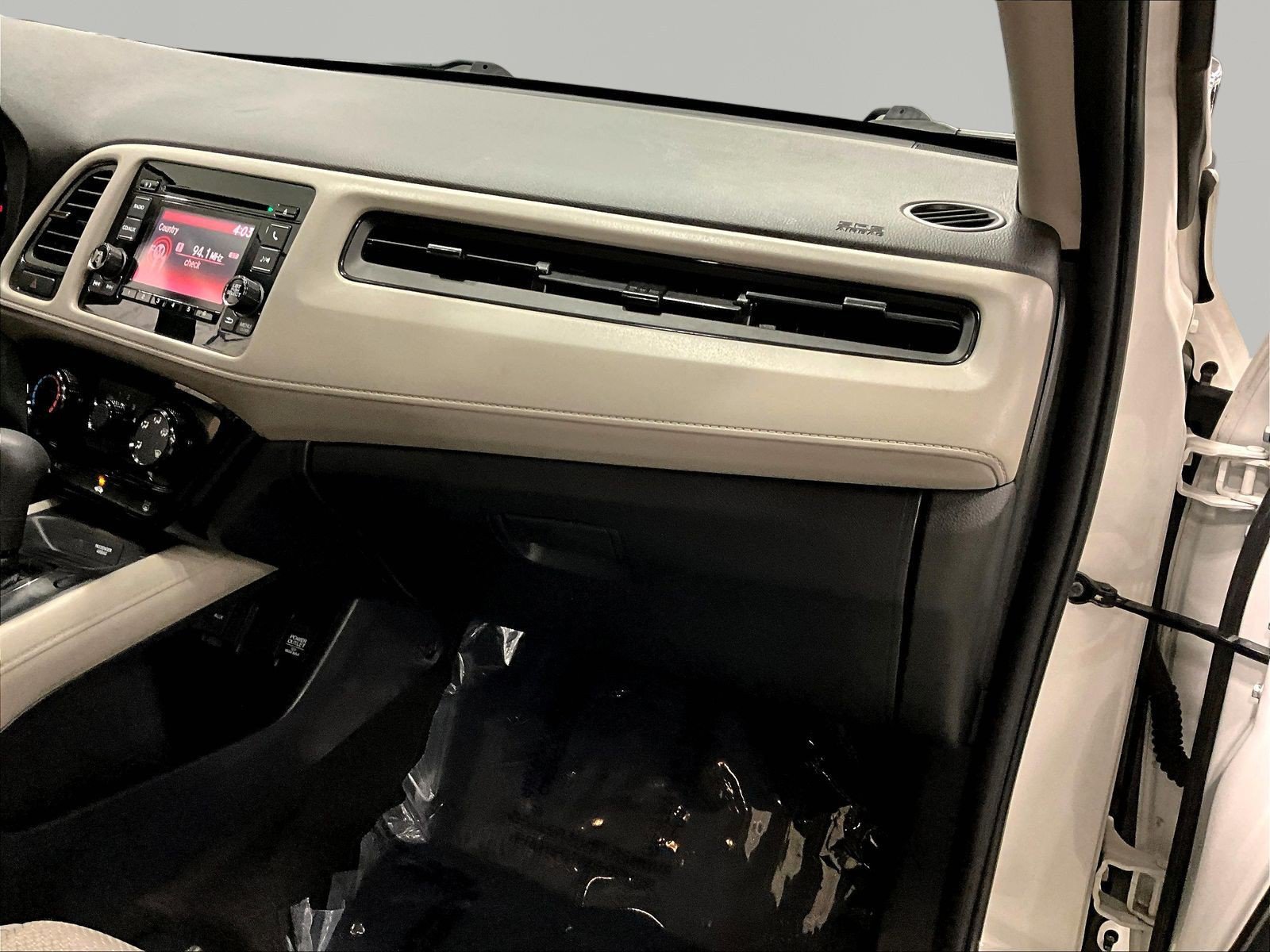 Used 2017 Honda HR-V LX image 27