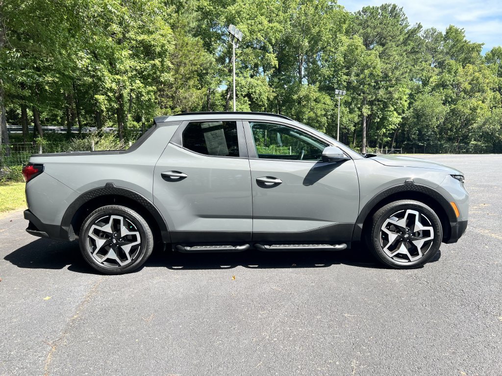 Used 2023 Hyundai Santa Cruz Limited AWD/4WD image 2