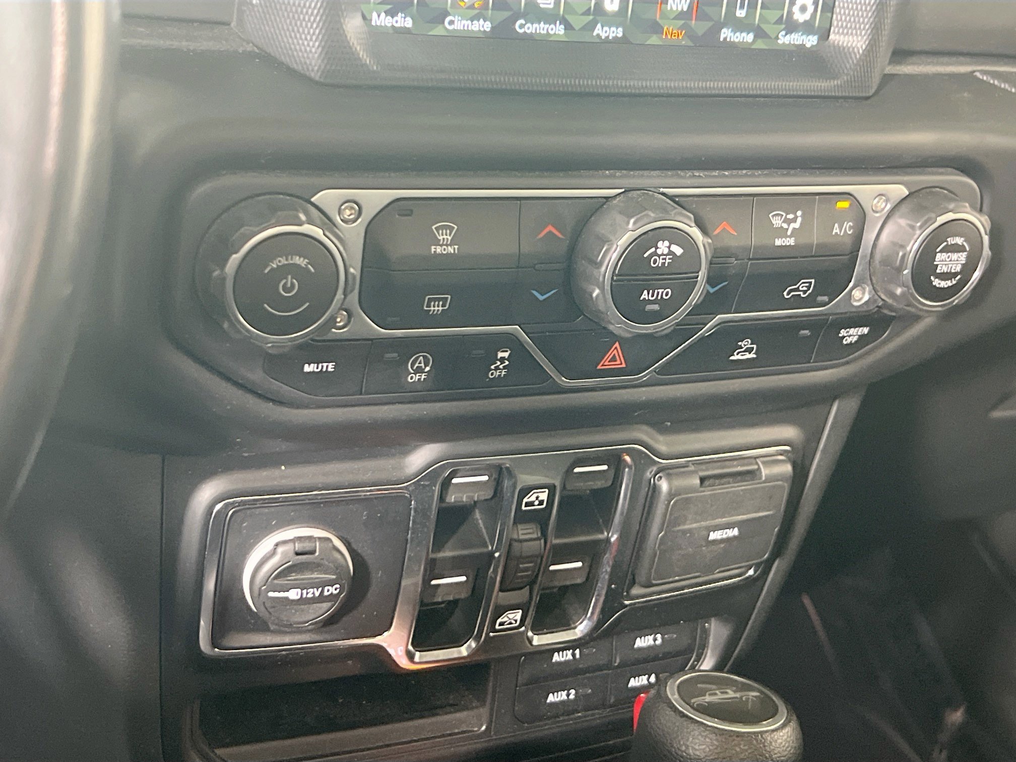 Used 2022 Jeep Gladiator Willys image 16