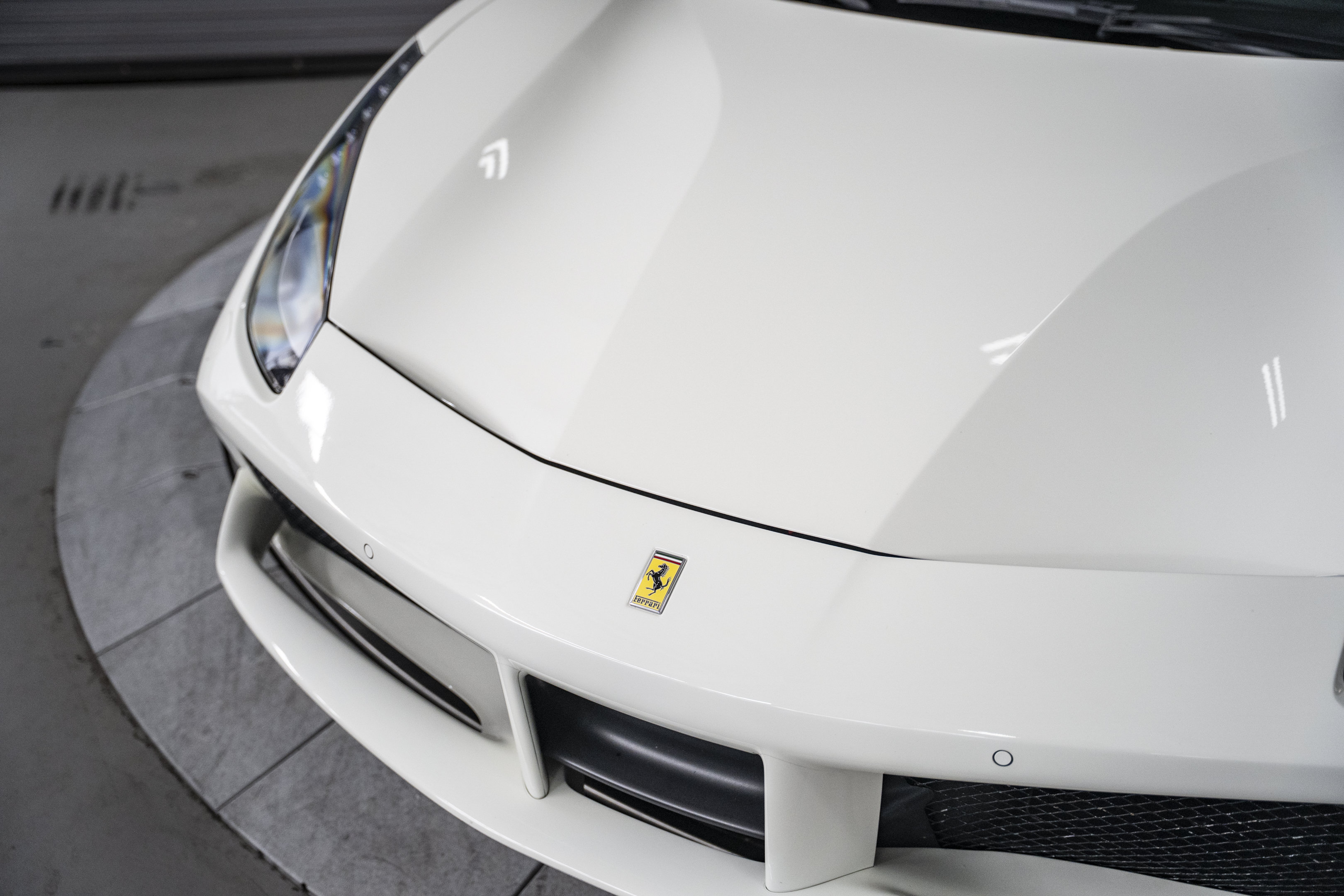 Used 2018 Ferrari 488 GTB RWD image 14