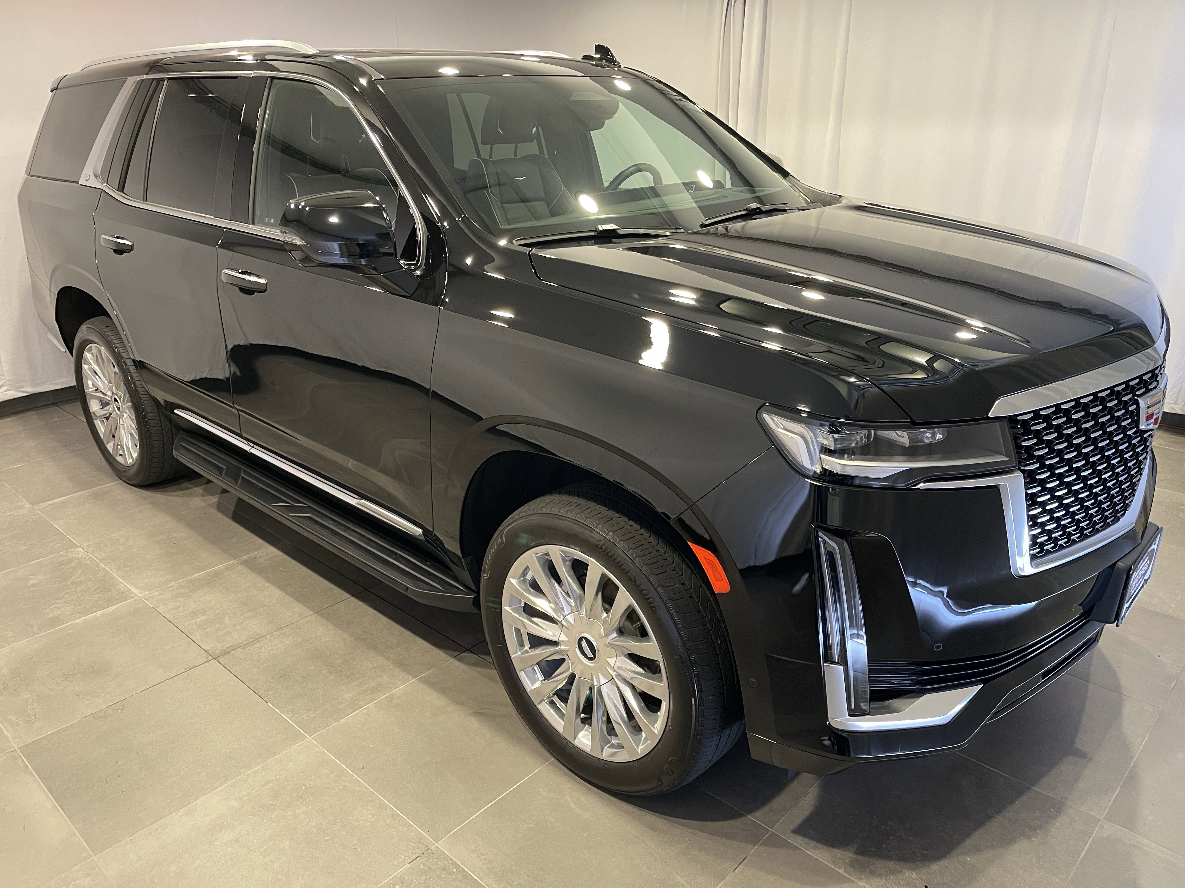 Used 2024 Cadillac Escalade Premium Luxury w/ LPO, Floor Liner Package AWD/4WD image 3