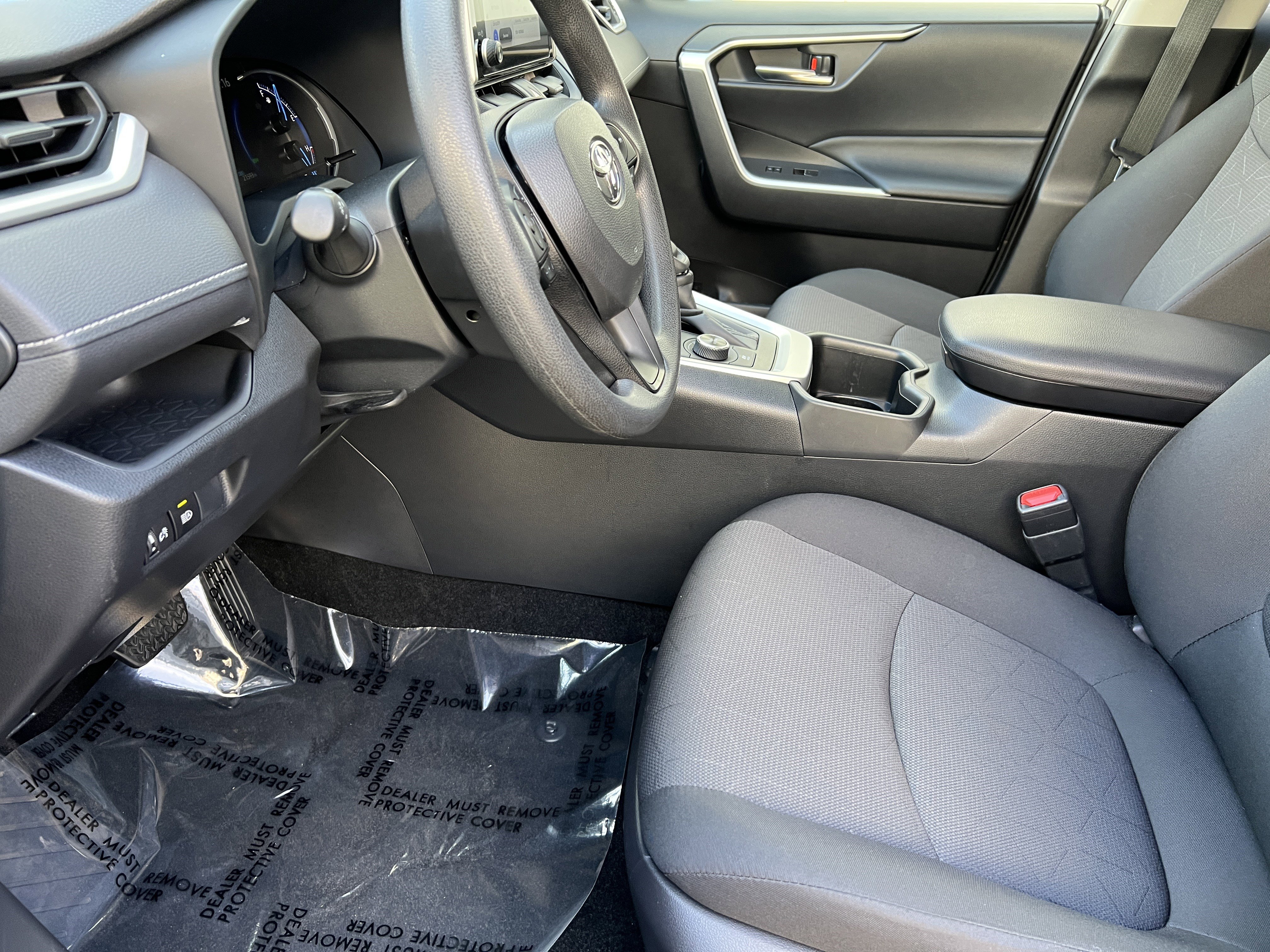 Used 2025 Toyota RAV4 XLE AWD/4WD image 13