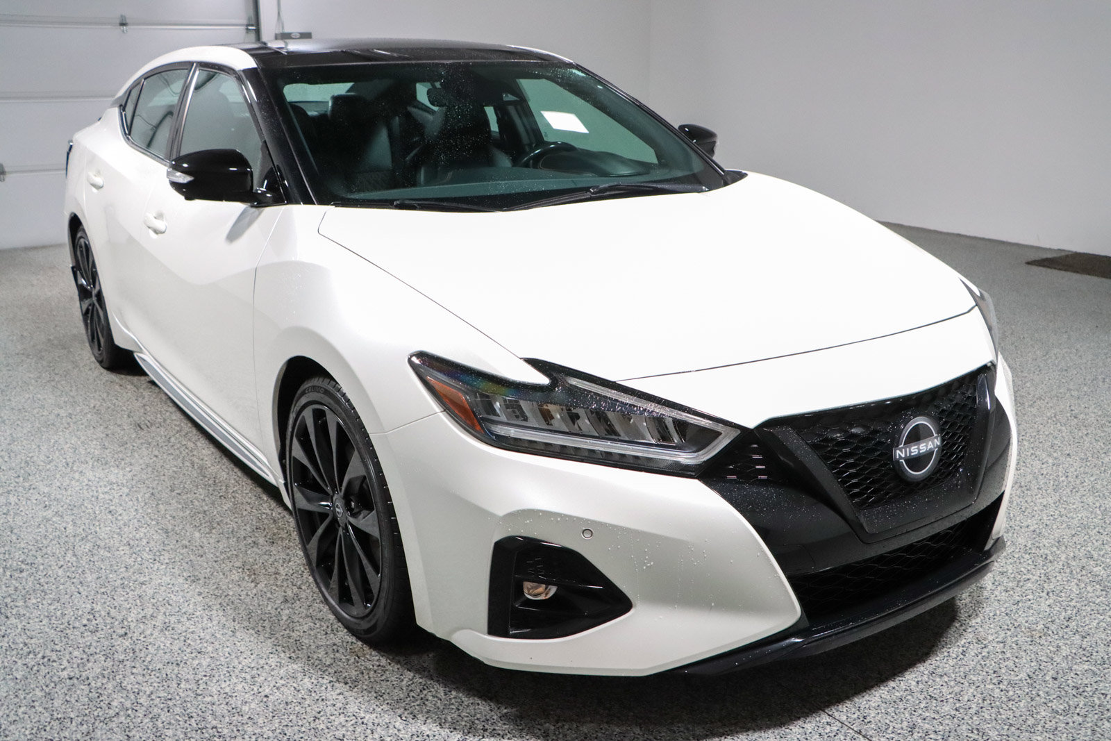 Used 2023 Nissan Maxima SR w/ Sport Mat Group FWD image 5