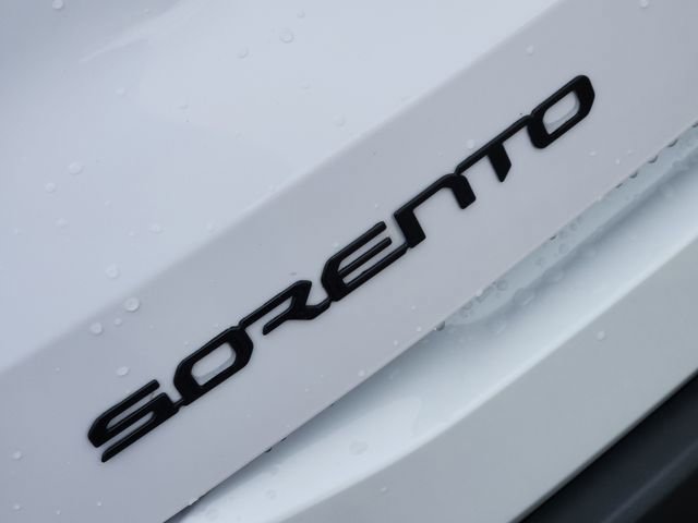 Used 2025 Kia Sorento S FWD image 8