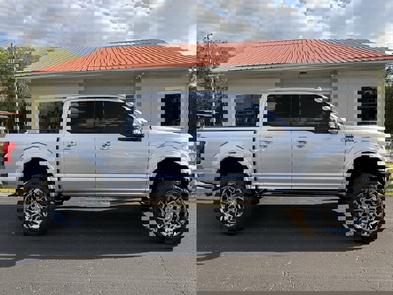 Used 2018 Ford F150 Lariat w/ Equipment Group 502A Luxury image 6