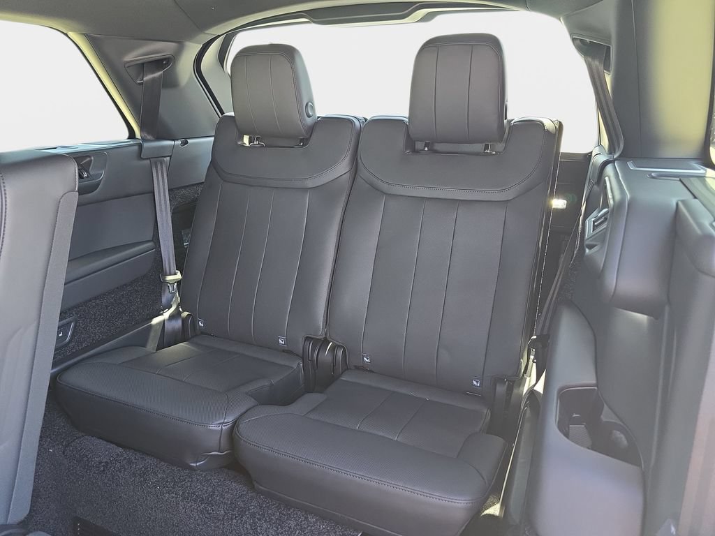 New 2026 Land Rover Range Rover Long Wheelbase SE AWD/4WD image 13